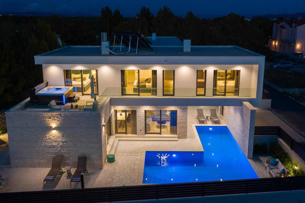 Vm Villa *