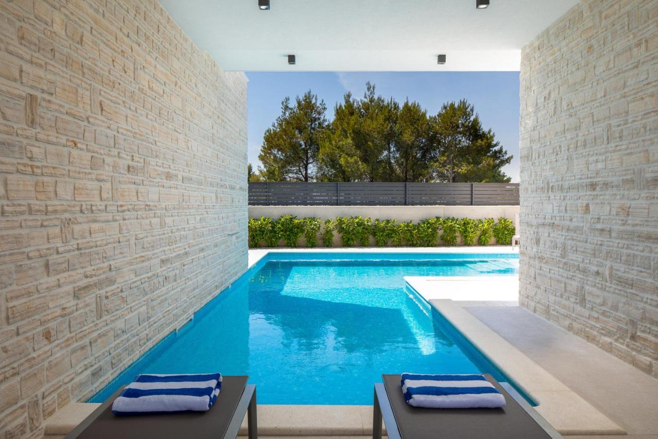Vm Villa *