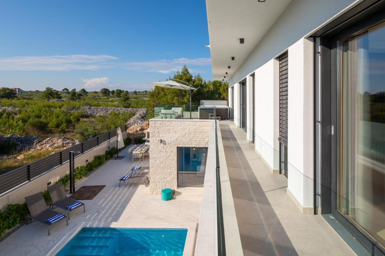 Vm Villa *